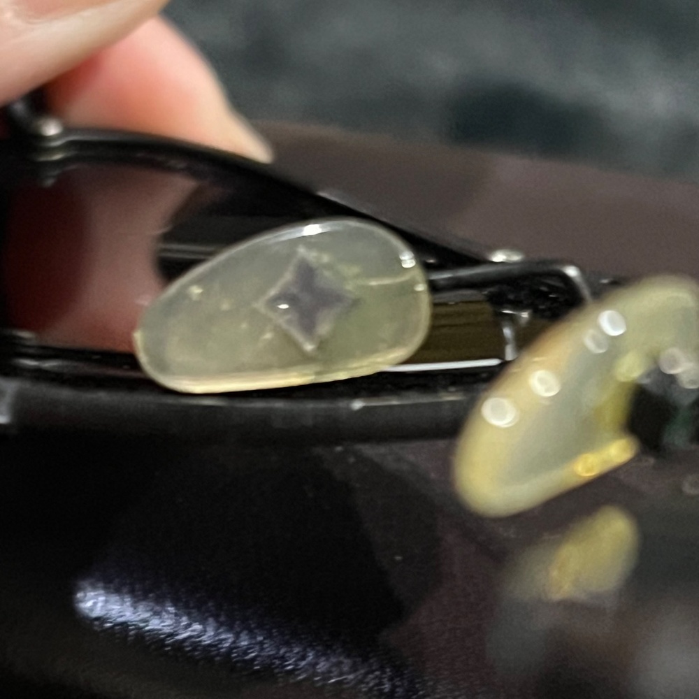 Authentic Louis Vuitton Monogram Aviator Sunnies - Picture 5 of 12